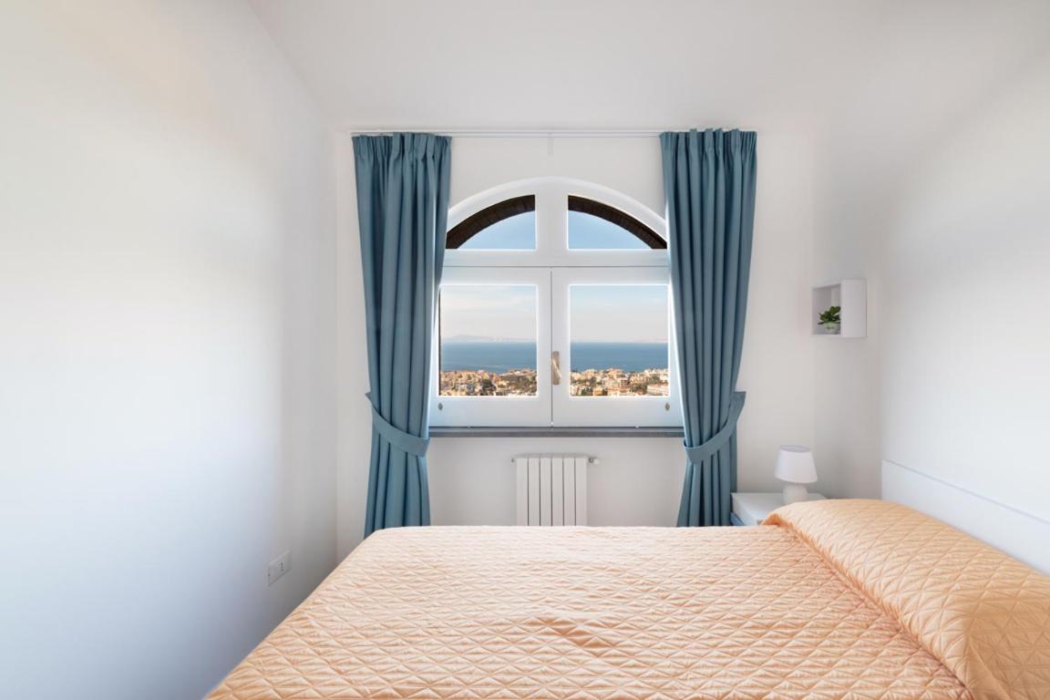 Sorrentovibes - Sea View Rooftop Apartment With Jacuzzi & Garden Exteriör bild