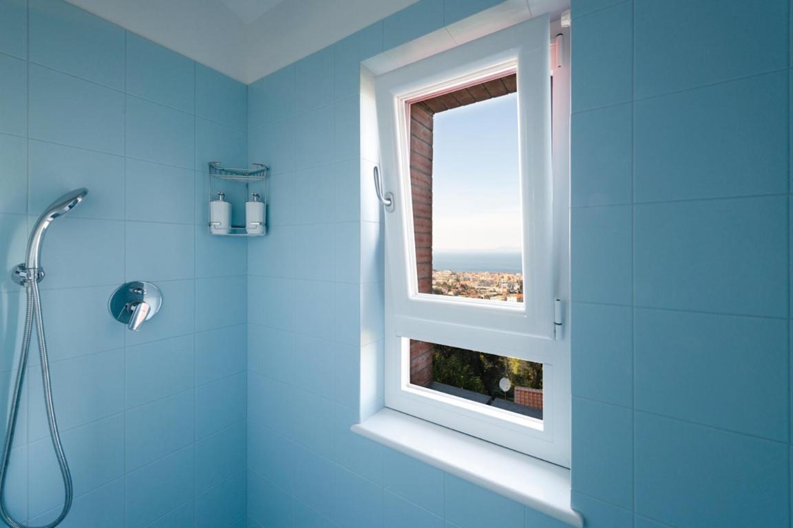 Sorrentovibes - Sea View Rooftop Apartment With Jacuzzi & Garden Exteriör bild